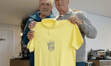 Pentacampeão com a seleção, Felipão é homenageado na Granja Comary