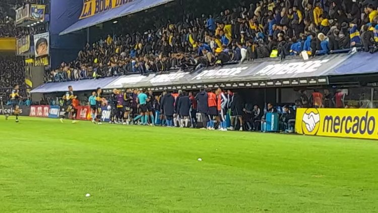Chiclete, papel alumínio e VAR: como o Cruzeiro encarou a "panela de pressão" da Bombonera