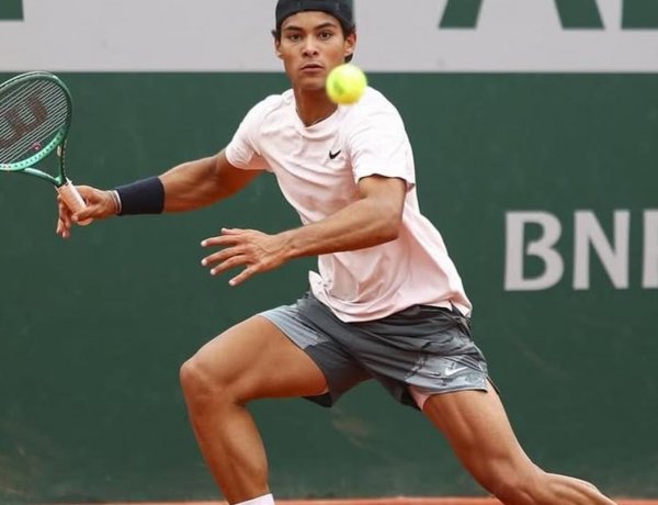 Roland Garros: Luis Guto Miguel bate compatriota e vai à final juvenil