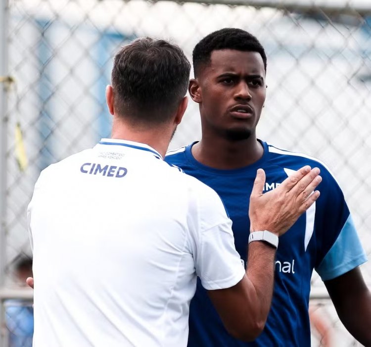 Japa, Walace, Bruno Alves... Cruzeiro encaminha saídas e vê empréstimos como solução